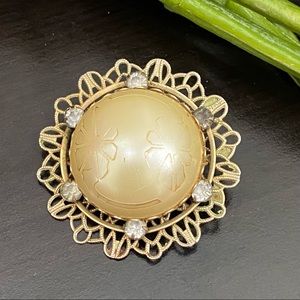 Vintage Unsigned Gold-tone Filigree Large Faux Pearl Ornate Sun Brooch